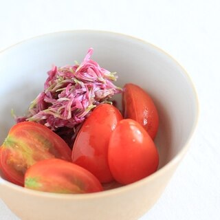 食用菊もってのほかとトマトの酢の物。